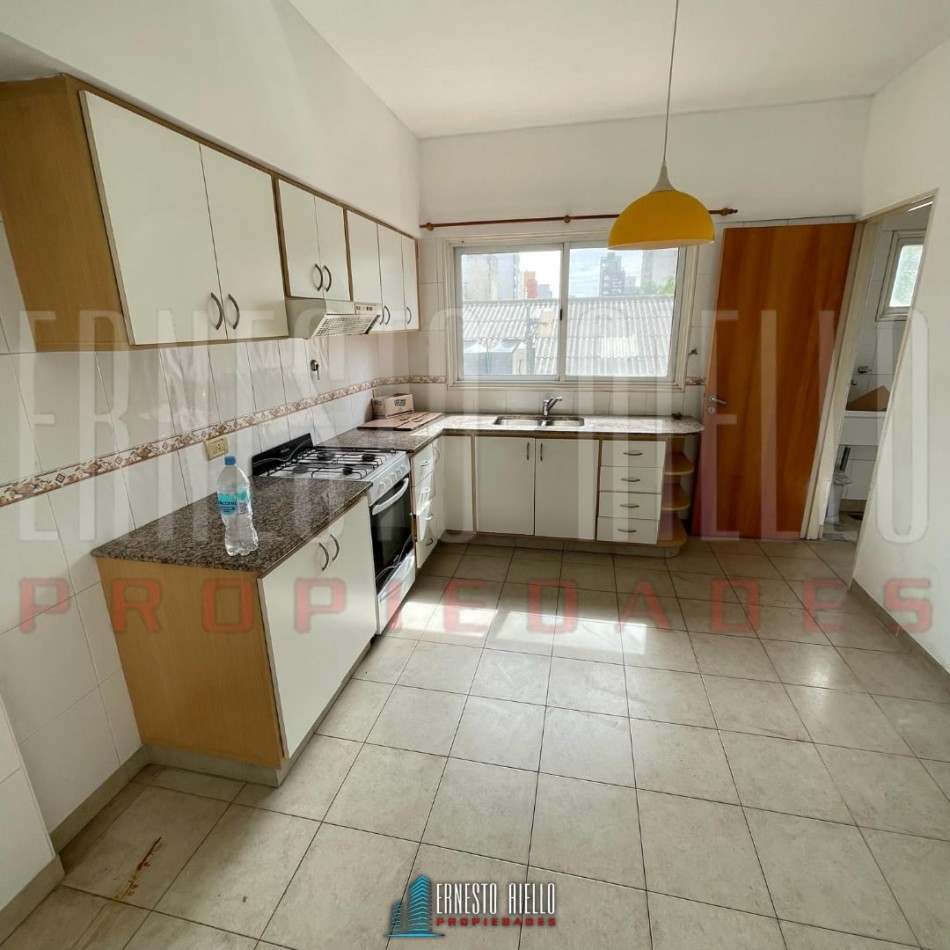 ALQUILER PISO 3 AMBIENTES EN QUILMES CENTRO.