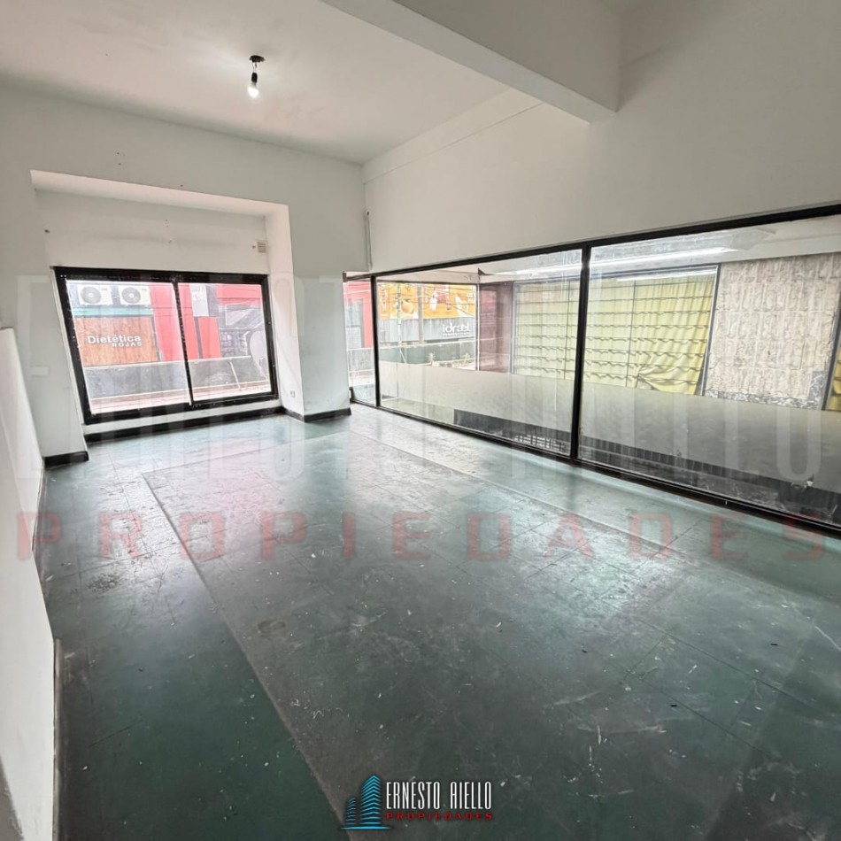 ALQUILER LOCAL COMERCIAL CALLE MORENO, QUILMES CENTRO.