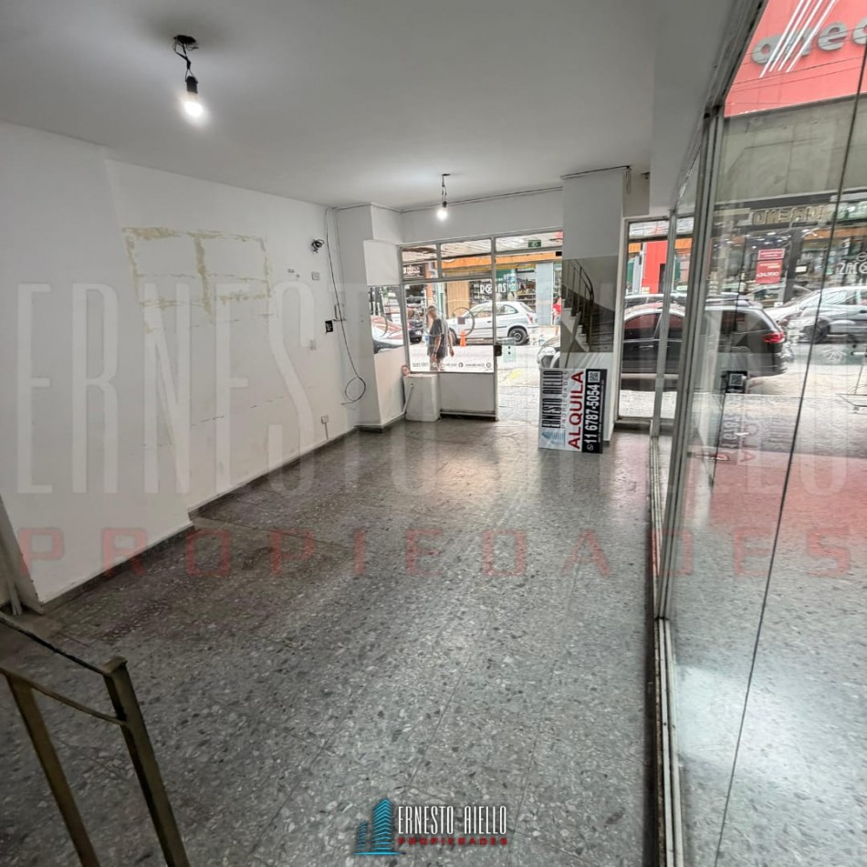 ALQUILER LOCAL COMERCIAL CALLE MORENO, QUILMES CENTRO.