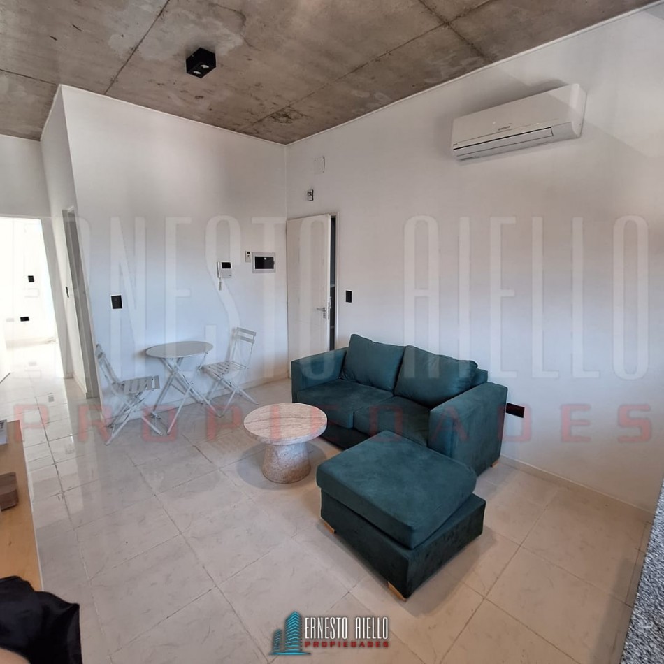 ALQUILER DEPARTAMENTO/OFICINA MUY EQUIPADO DE DOS AMBIENTES CON BALCON EN QUILMES CENTRO.