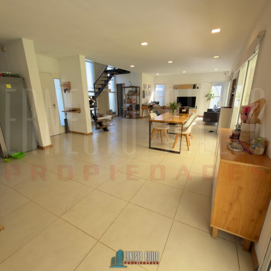 C. CASA EN VENTA EN DON BOSCO FRENTE AL PARQUE LINEAL NUEVO QUILMES  