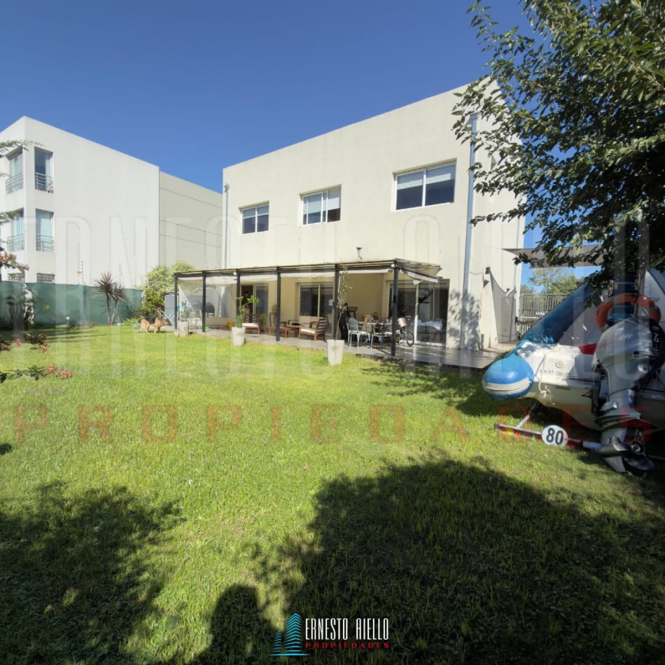 C. CASA EN VENTA EN DON BOSCO FRENTE AL PARQUE LINEAL NUEVO QUILMES  
