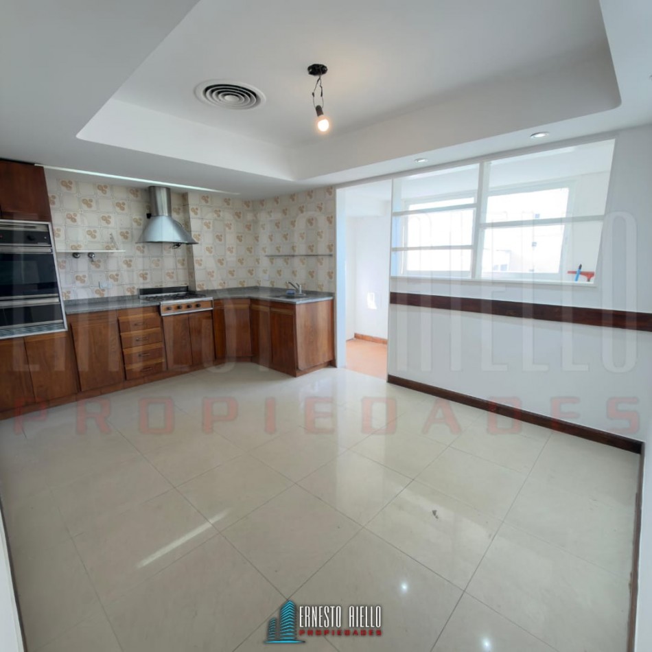 ¡ALQUILER DEPARTAMENTO TRES AMBIENTES CON COCHERA EN QUILMES CENTRO!