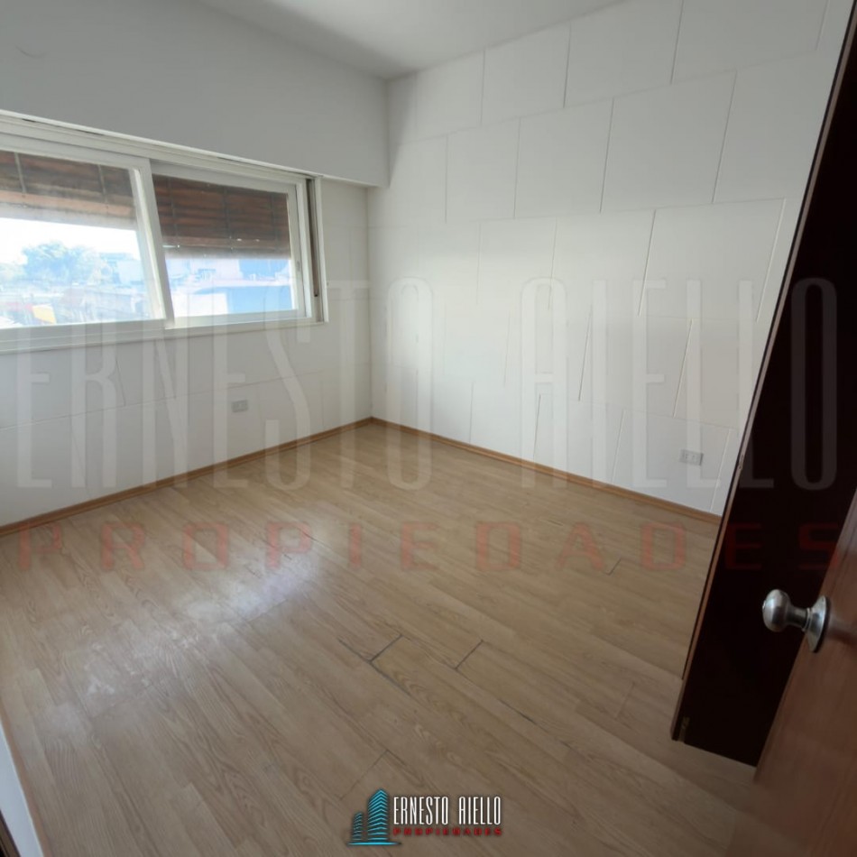 ¡ALQUILER DEPARTAMENTO TRES AMBIENTES CON COCHERA EN QUILMES CENTRO!