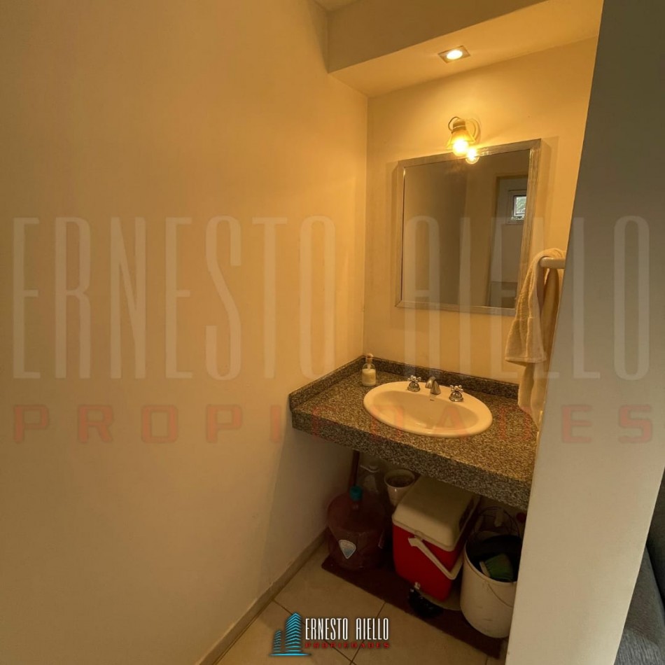 ¡ALQUILER DEPARTAMENTO DE DOS AMBIENTES CON DOBLE BALCON EN BERNAL CENTRO!