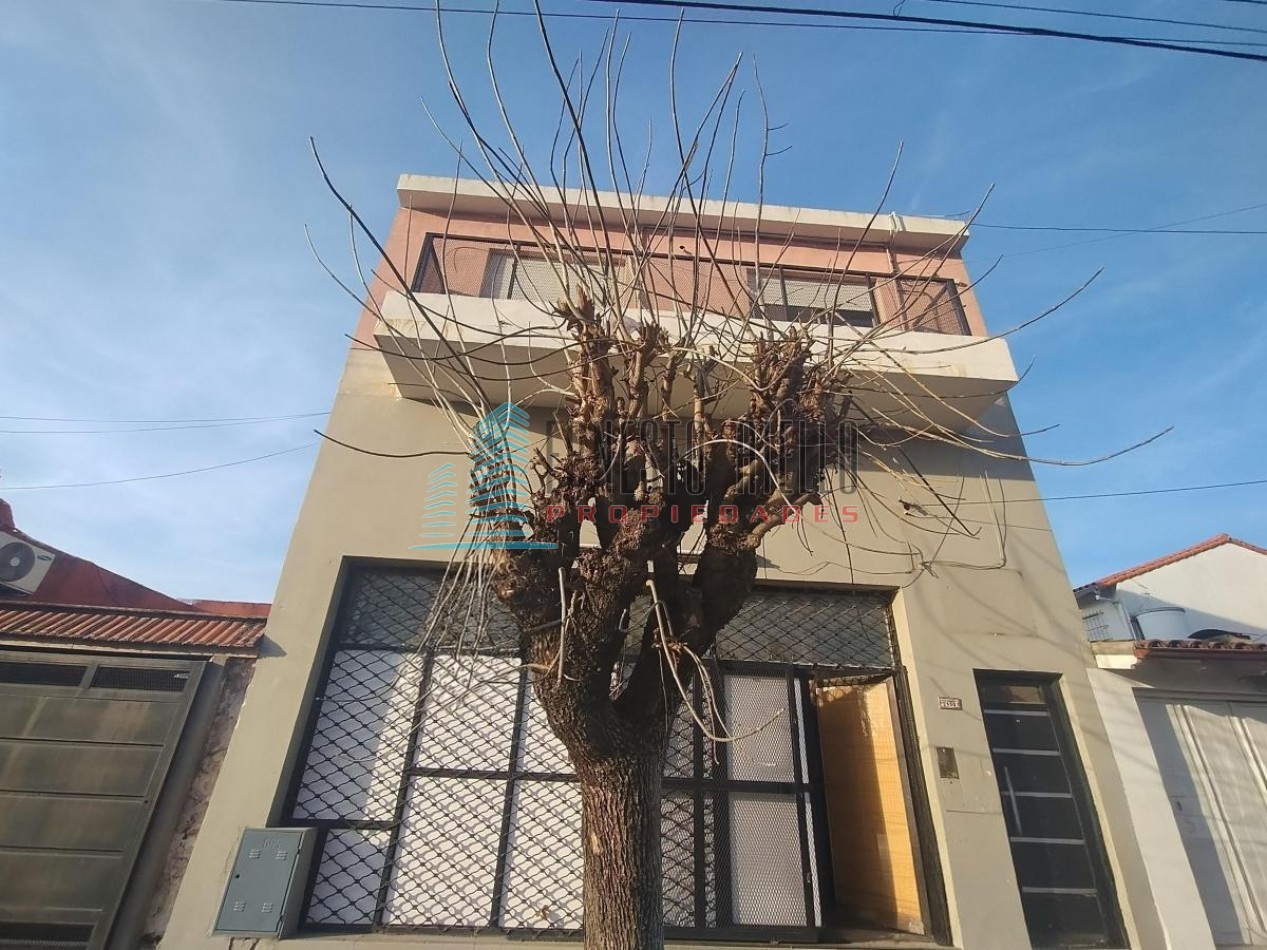 A. VENTA CASA 3 Ambientes con Local - Quilmes Oeste