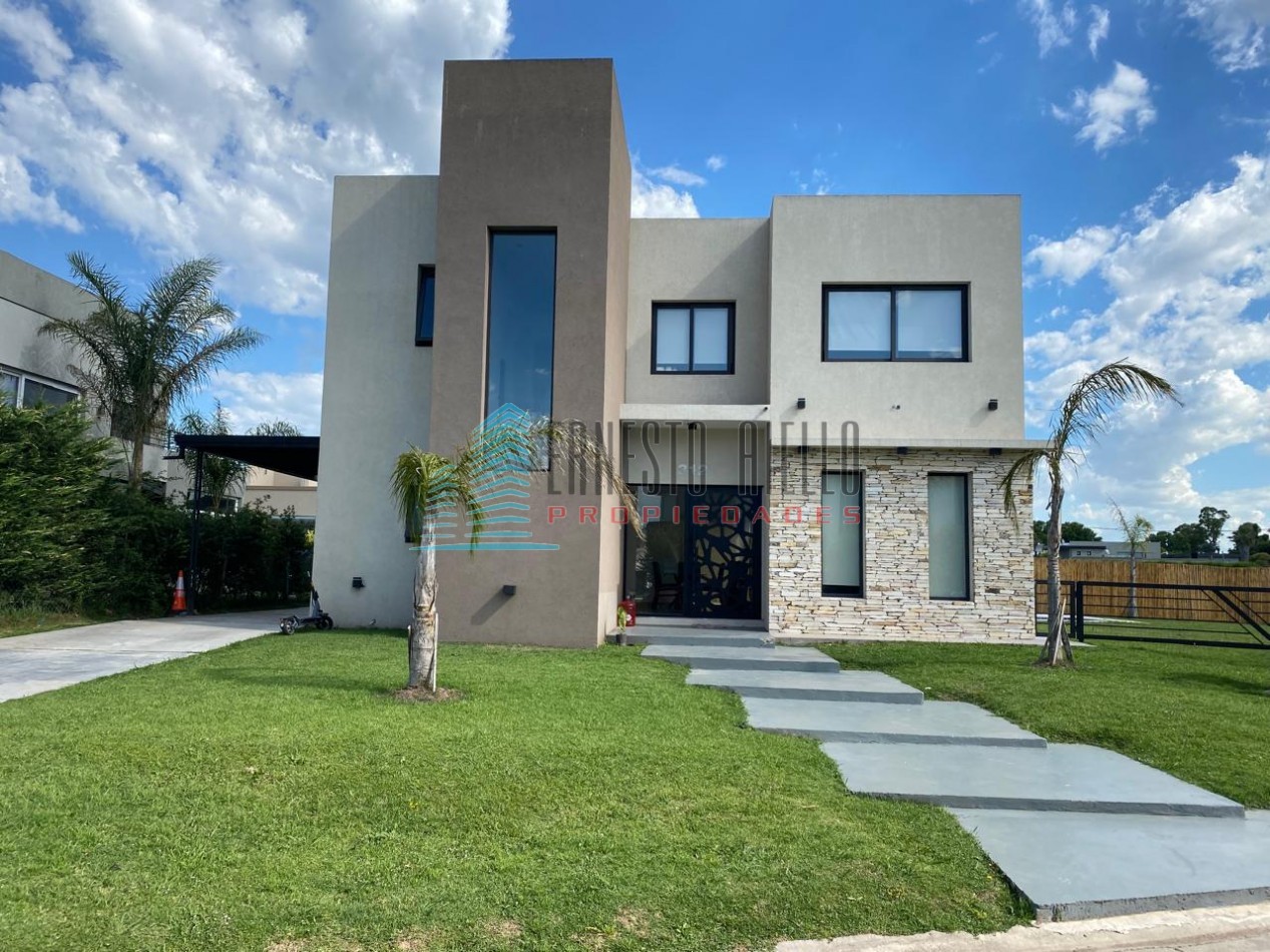A. ALQUILER Impecable Casa en 4 ambientes con  Piscina
