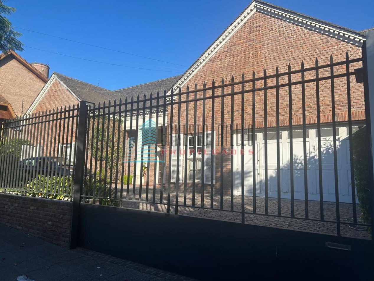 VENTA CASA 6 AMB EN 1 PLANTA S/2 LOTES - 748M2 - PISCINA