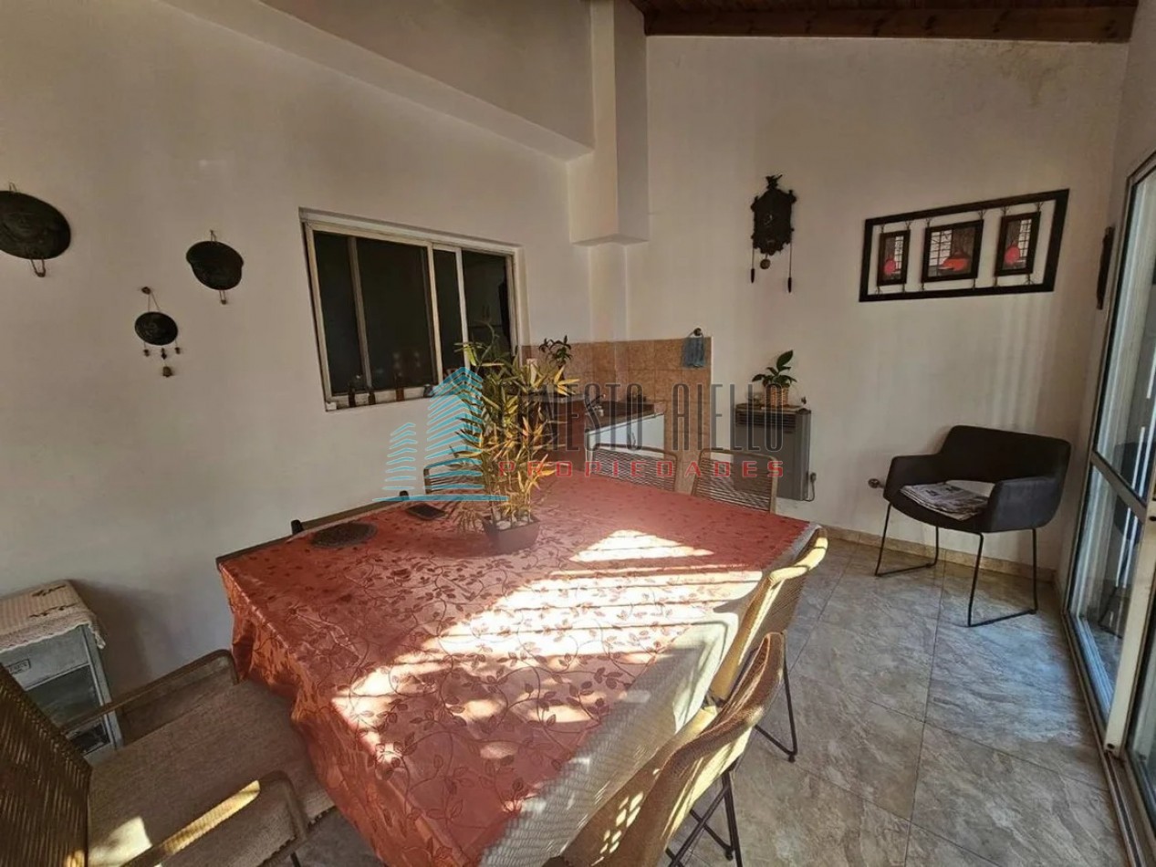 Am. VENTA Excelente Casa de 3 Ambientes con Cochera - Quilmes Oeste