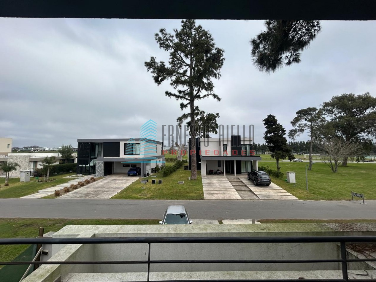 CASA EN VENTA CUATRO AMBIENTES CON PISCINA