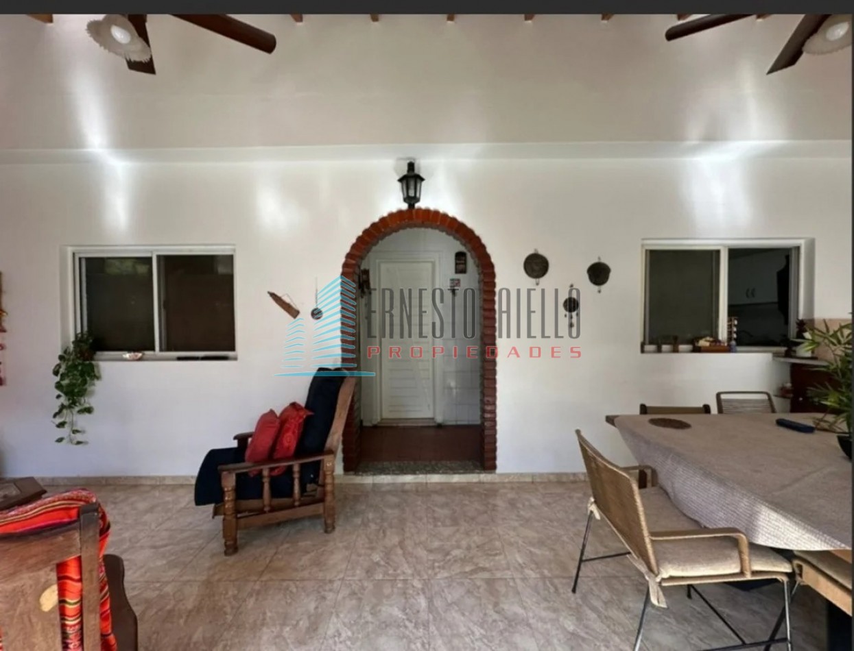 Am. VENTA Excelente Casa de 3 Ambientes con Cochera - Quilmes Oeste