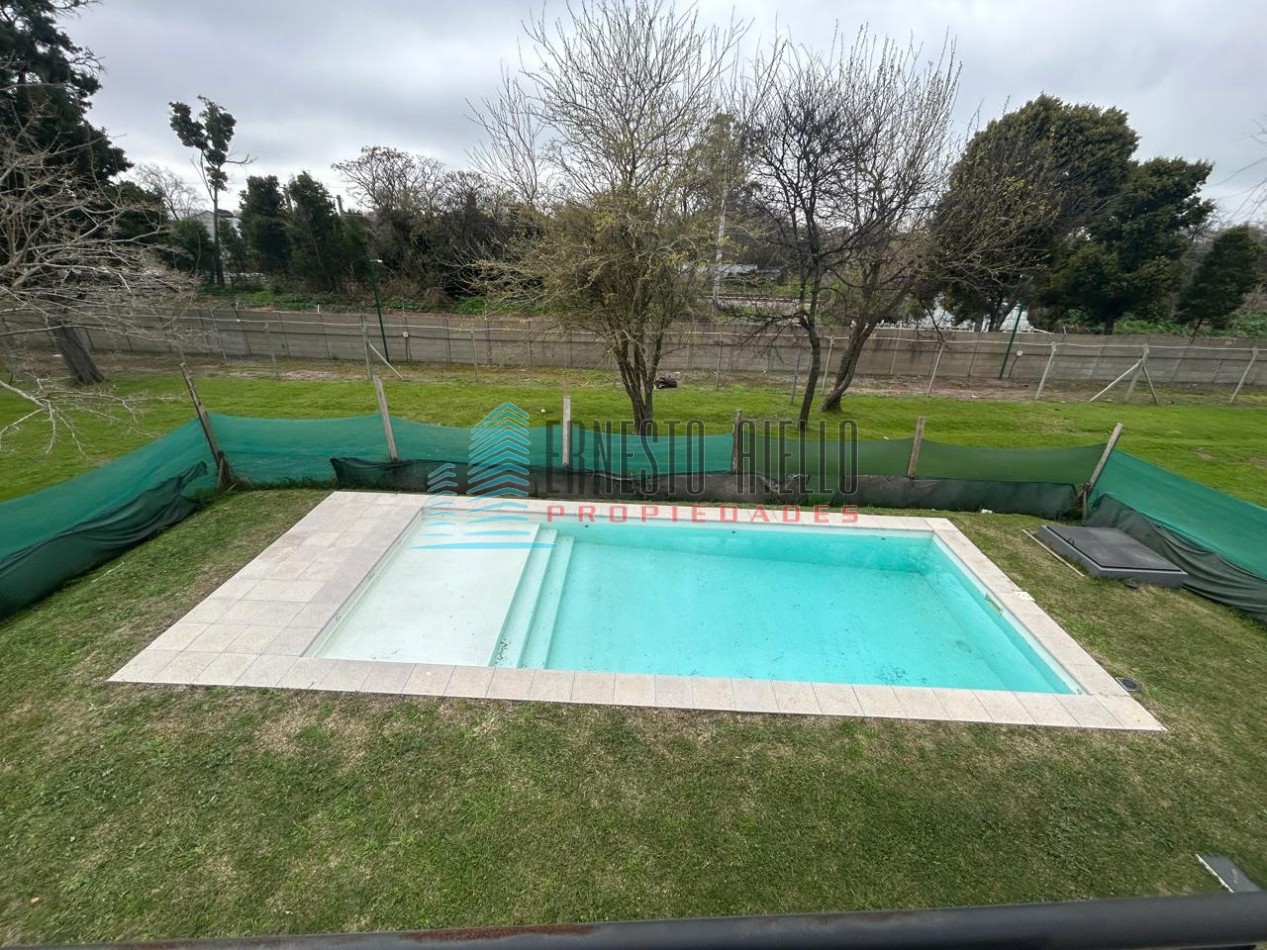 CASA EN VENTA CUATRO AMBIENTES CON PISCINA