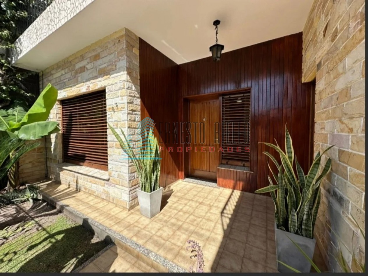 Am. VENTA Excelente Casa de 3 Ambientes con Cochera - Quilmes Oeste