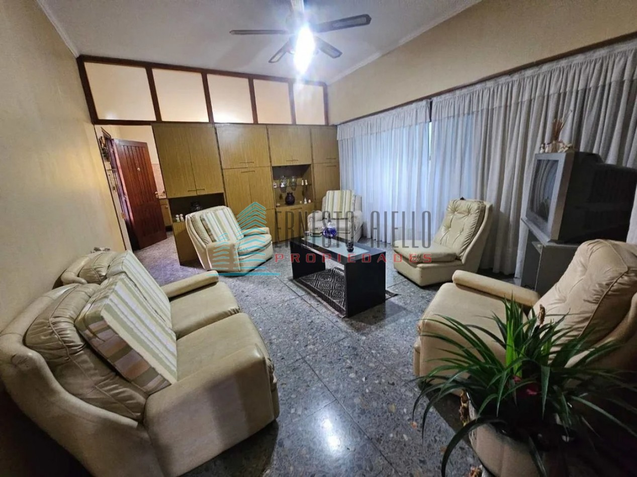 Am. VENTA Excelente Casa de 3 Ambientes con Cochera - Quilmes Oeste