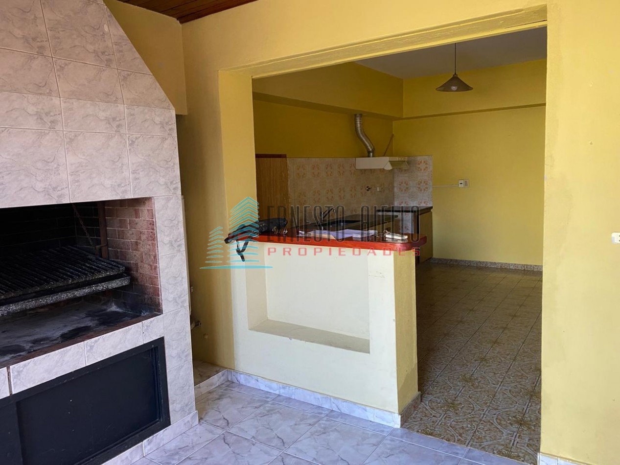 Venta Excelente Casa en Una Sola Planta con Piscina - Quilmes