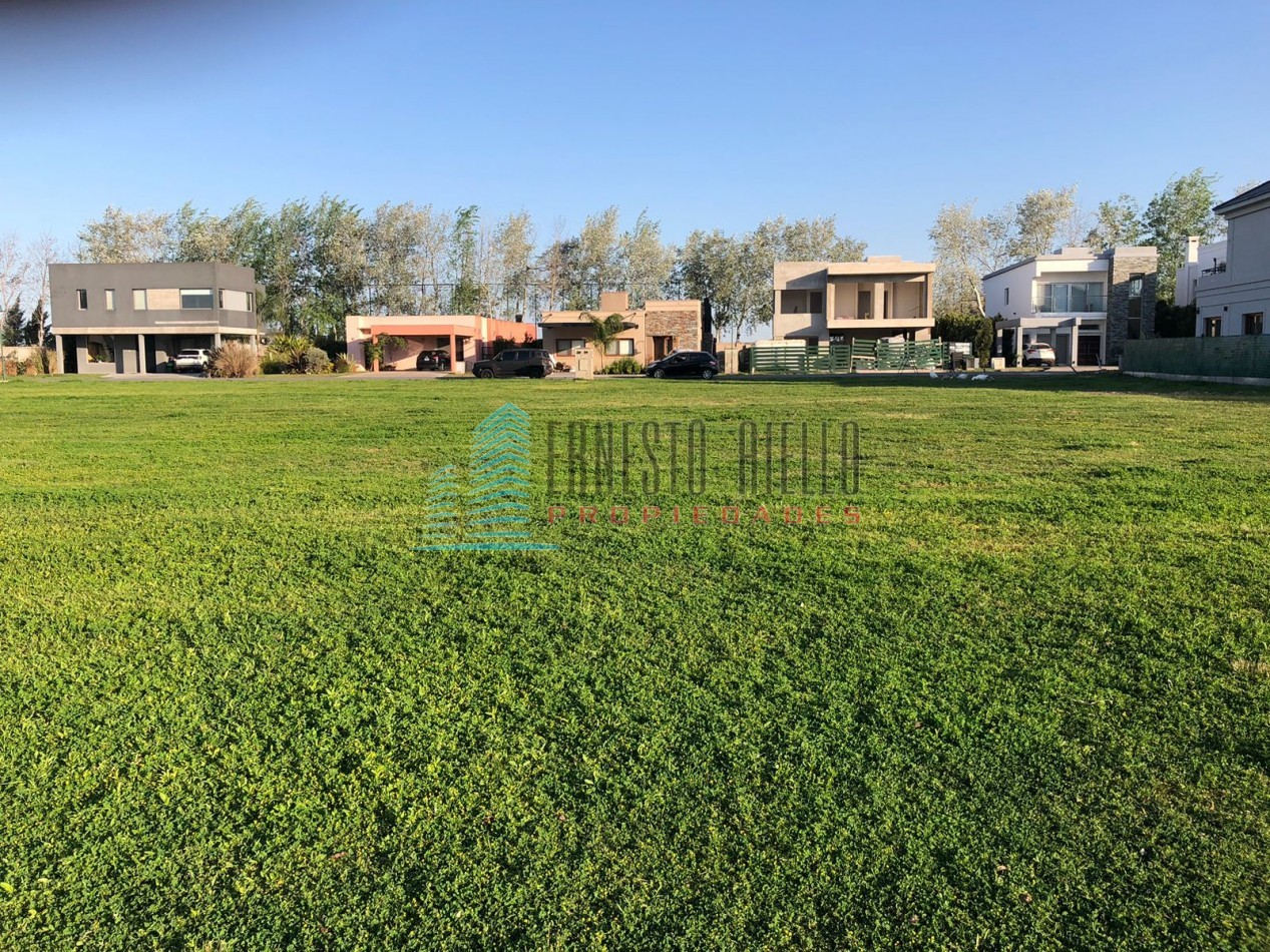 A. VENTA Excelente Lote a La Laguna - Barrio Los Troncos