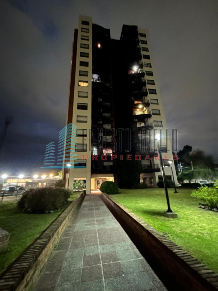 A.  - Alquiler Departamento Tres Ambientes - Torres de Guido con Cochera