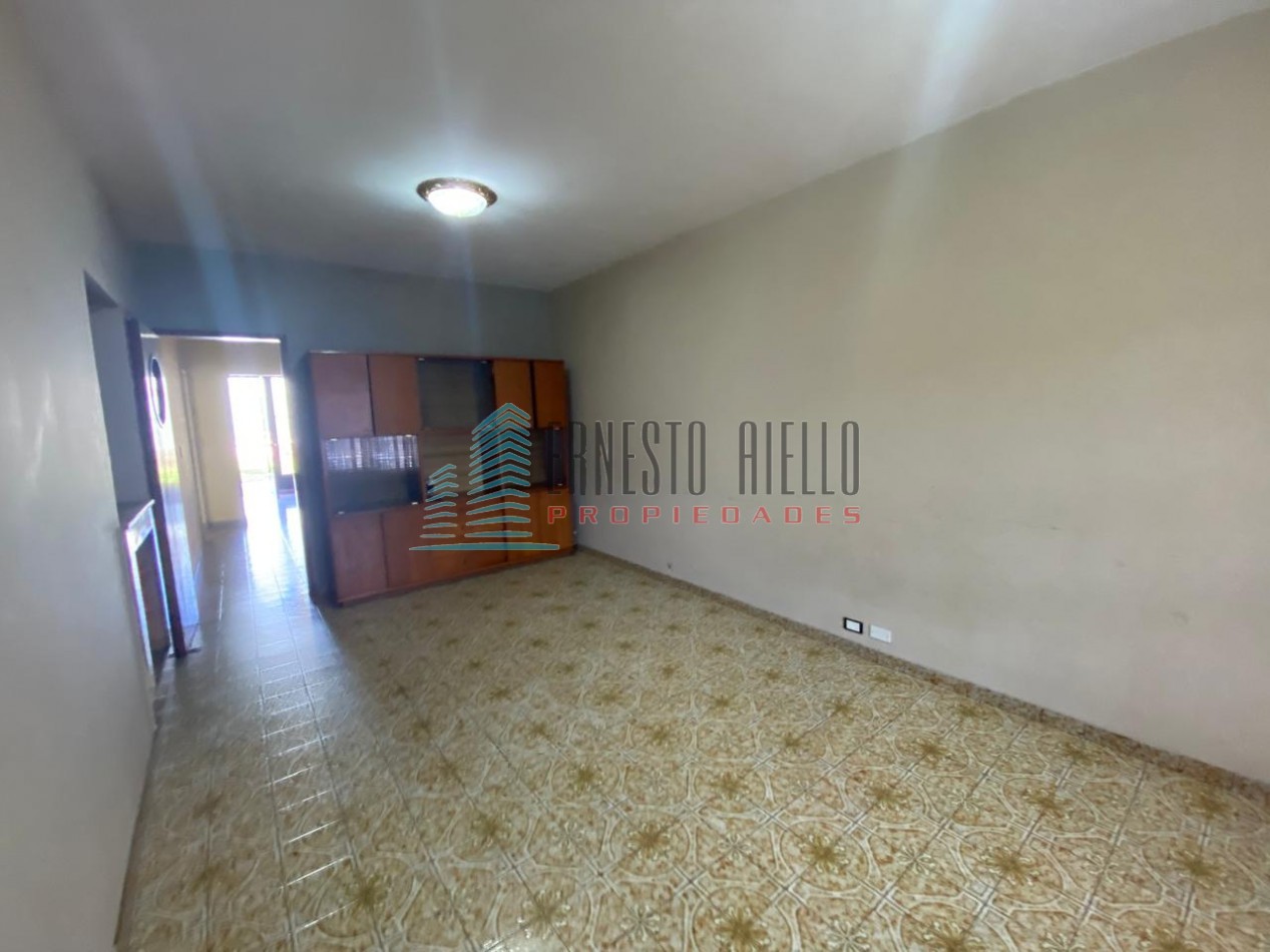 Venta Excelente Casa en Una Sola Planta con Piscina - Quilmes