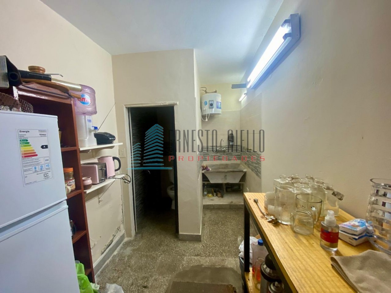 A. VENTA CASA 3 Ambientes con Local - Quilmes Oeste