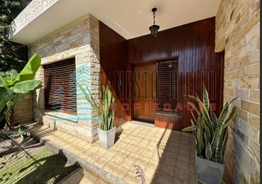 Am. VENTA Excelente Casa de 3 Ambientes con Cochera - Quilmes Oeste